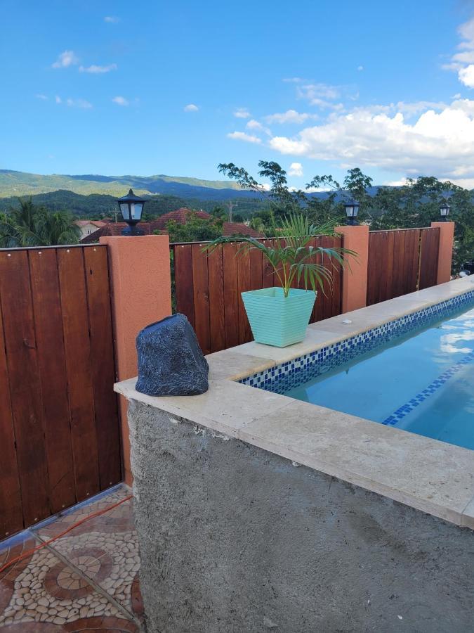 Royal Vybez Vacation Homes Spanish Town Exteriör bild